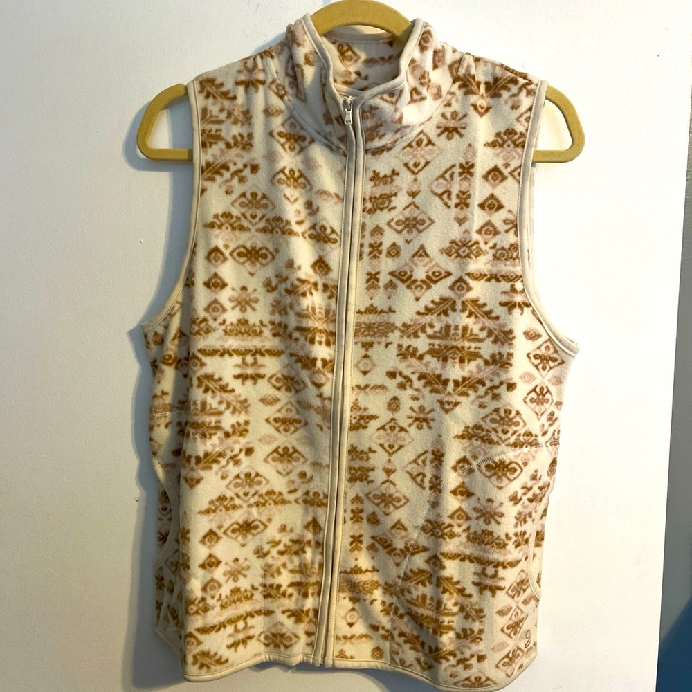 Cuddl duds vest (M)